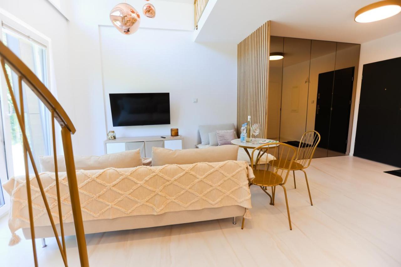 M&K Apartamenty Sailors Golden Yacht, Gdansk - Wyspa Sobieszewska Buitenkant foto